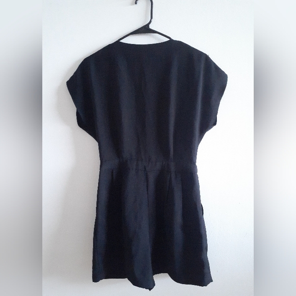 Fitted romper with square metallic shoulder studs - Picture 7 of 9